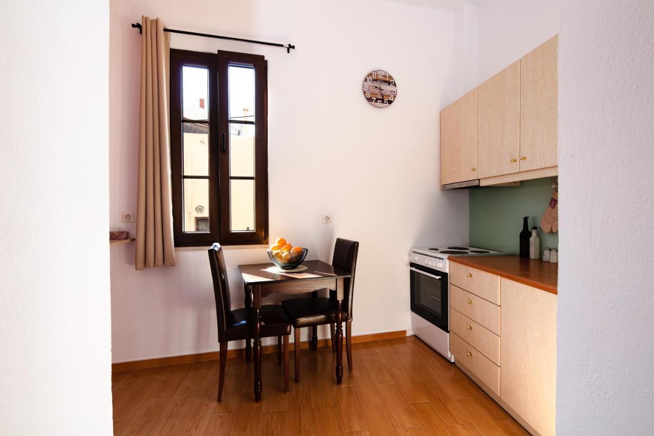 Two Floor Apartment Old Town 레팀노 외부 사진